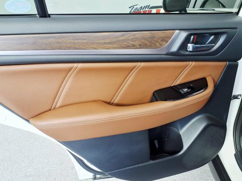 Used 2019 Subaru Outback 2.5i Touring w/ Popular Package #3A AWD/4WD image 9