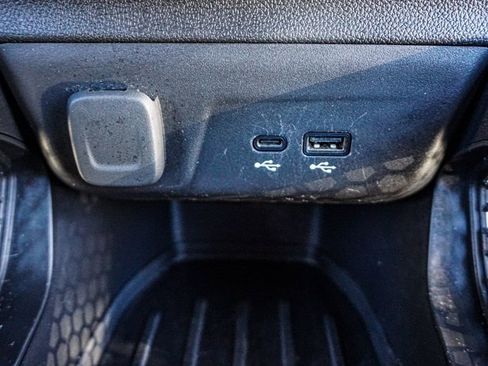 Used 2025 Chevrolet TrailBlazer LT image 36