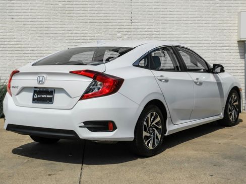 Used 2018 Honda Civic EX image 7