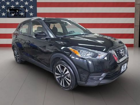 Used 2020 Nissan Kicks SV FWD image 3