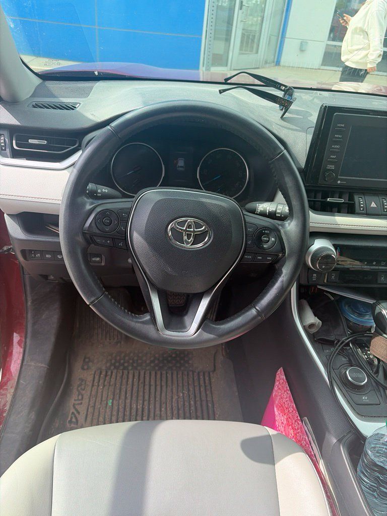 Used 2021 Toyota RAV4 XLE Premium AWD/4WD image 13