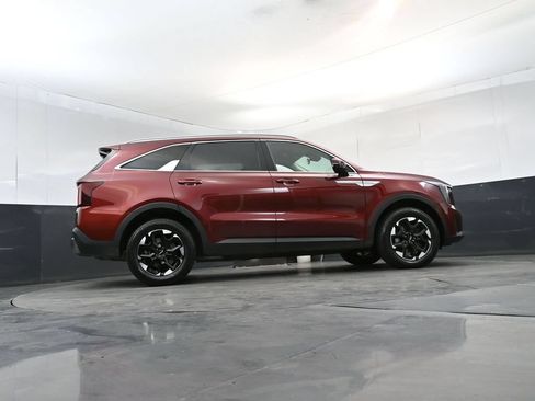 Certified 2024 Kia Sorento S w/ Panoramic Sunroof Package AWD/4WD image 24