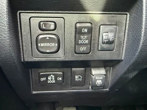 Used 2019 Toyota Tundra SR5 w/ SR5 Upgrade Package AWD/4WD image 15