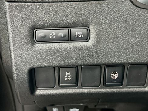 Used 2022 Nissan Murano SV w/ Cargo Package image 17