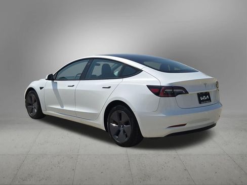 Used 2023 Tesla Model 3 Standard Range RWD image 4
