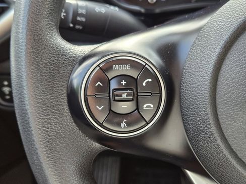 Used 2020 Kia Soul LX FWD image 27