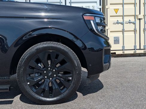 Certified 2025 Ford Expedition Max Platinum w/ Stealth Appearance Package AWD/4WD image 11