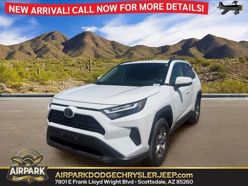 Used 2025 Toyota RAV4 XLE FWD image 1
