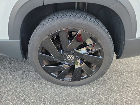 Certified 2023 Volkswagen Taos SE AWD/4WD image 27