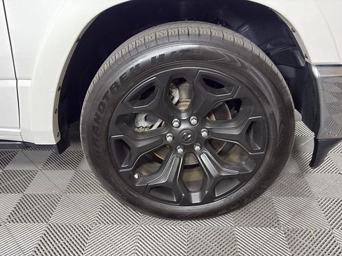 Used 2019 RAM 1500 Limited AWD/4WD image 15