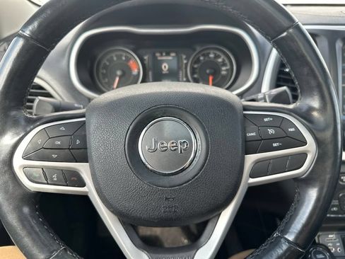 Used 2018 Jeep Cherokee Latitude Plus w/ Comfort/Convenience Group AWD/4WD image 36