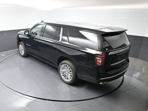 Used 2023 Chevrolet Suburban High Country AWD/4WD image 21