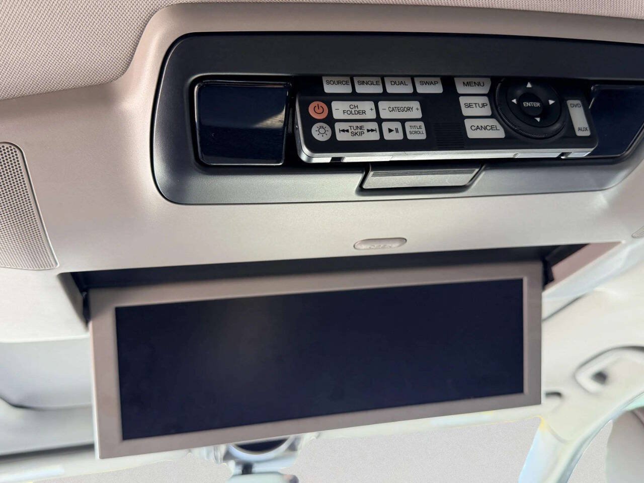 Used 2015 Honda Odyssey Touring Elite image 31