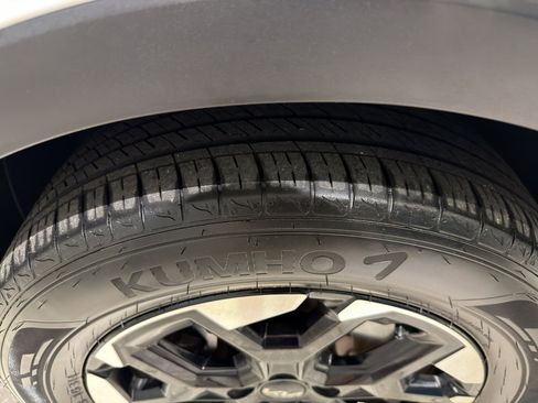 Used 2025 Kia Sorento S FWD image 10