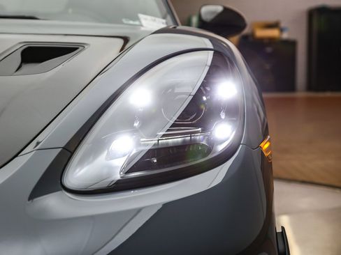 Certified 2024 Porsche 718 Cayman GT4 RS image 11