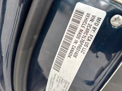 Used 2023 Chrysler Pacifica Touring-L FWD image 21