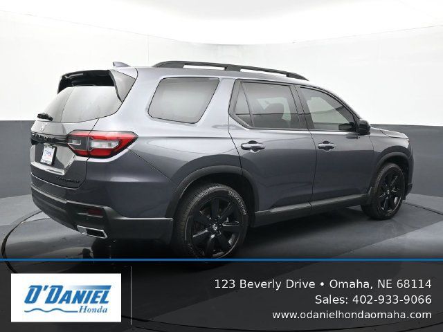 Used 2025 Honda Pilot Black Edition image 6