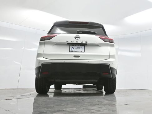 Used 2024 Nissan Rogue S image 64