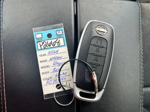 Used 2024 Nissan Rogue SV AWD/4WD image 24