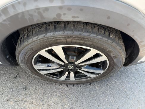 Used 2020 Nissan Kicks SV FWD image 11