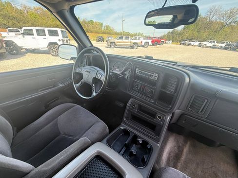 Used 2005 GMC Sierra 1500 SLE w/ Safe And Sound Package image 7