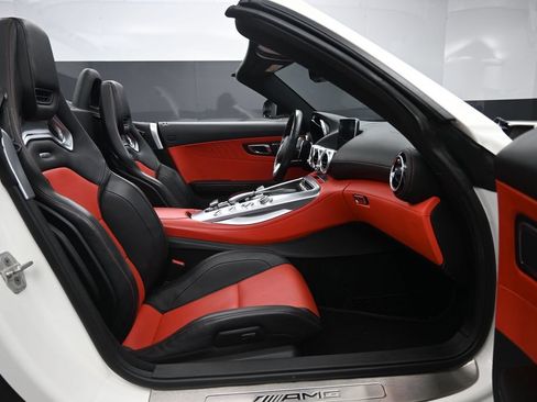 Used 2018 Mercedes-Benz AMG GT Roadster image 26