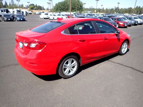 Used 2018 Chevrolet Cruze LT w/ LT Fleet Convenience Package image 5