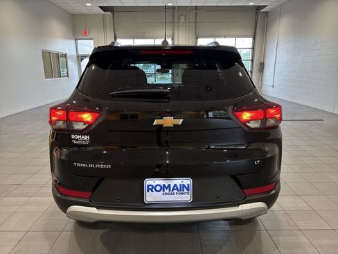 Used 2024 Chevrolet TrailBlazer LT w/ Driver Confidence Package FWD image 4