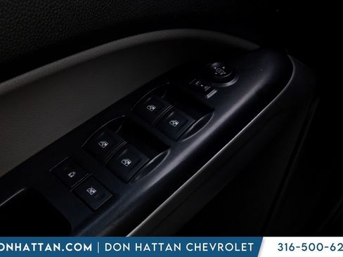 Used 2017 Chevrolet Colorado LT w/ Luxury Package, Chrome AWD/4WD image 11