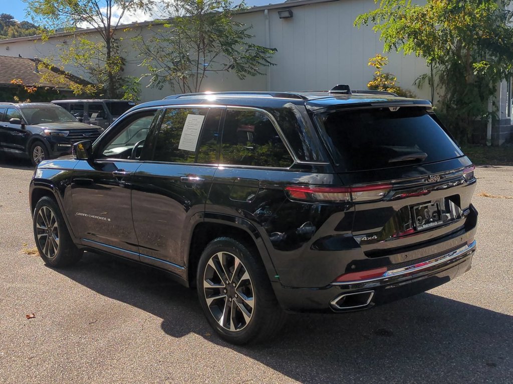Used 2022 Jeep Grand Cherokee Overland w/ Luxury Tech Group IV AWD/4WD image 6