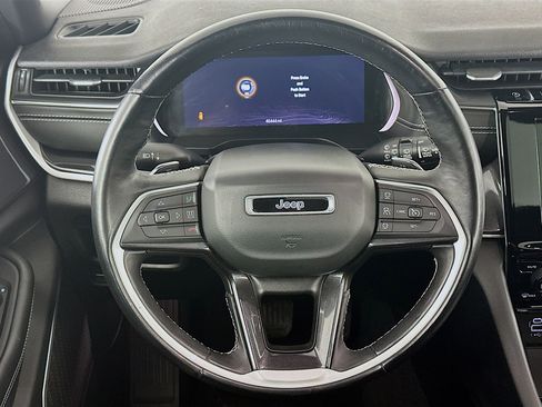 Used 2021 Jeep Grand Cherokee L Laredo image 18