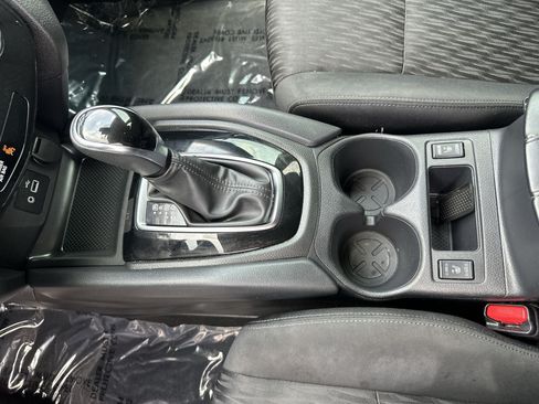 Used 2020 Nissan Rogue S w/ Special Edition Package FWD image 20