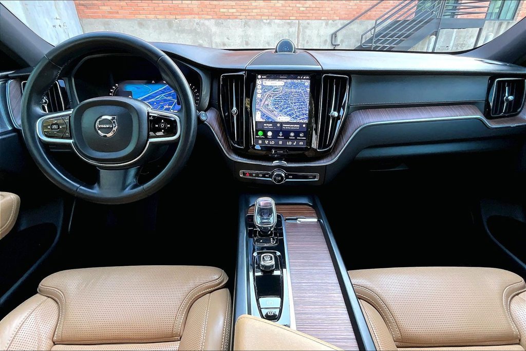 Used 2023 Volvo XC60 B6 Ultimate w/ Protection Package Premier AWD/4WD image 19