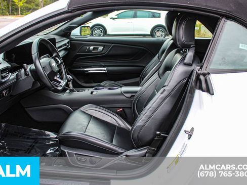 Used 2025 Ford Mustang Premium RWD image 17