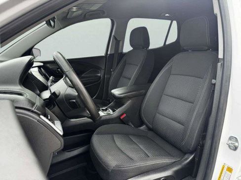 Used 2022 GMC Terrain SLE w/ Driver Convenience Package FWD image 19