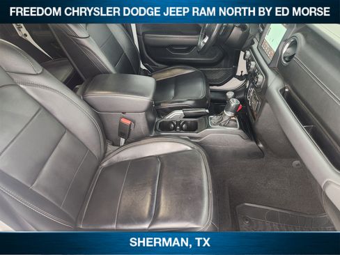 Used 2021 Jeep Wrangler Unlimited Sahara AWD/4WD image 9