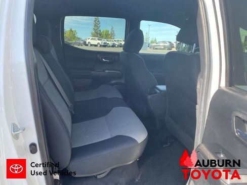 Certified 2022 Toyota Tacoma TRD Off-Road w/ Technology Package AWD/4WD image 22