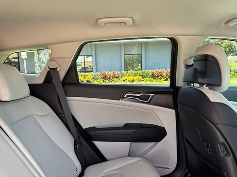 Used 2024 Kia Sportage EX FWD image 11