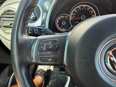 Used 2013 Volkswagen Beetle TDI FWD image 31