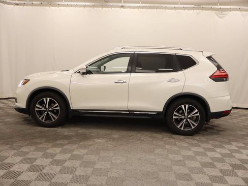 Used 2017 Nissan Rogue SL FWD image 2