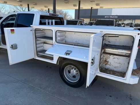 Used 2024 GMC Sierra 3500 Pro w/ Convenience Package image 18