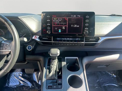 Used 2023 Toyota Sienna XSE image 14
