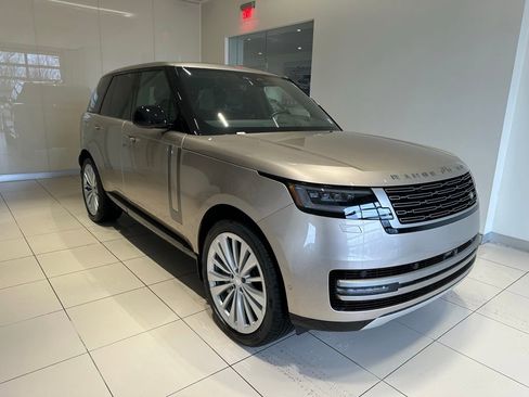 New 2025 Land Rover Range Rover SE AWD/4WD image 6