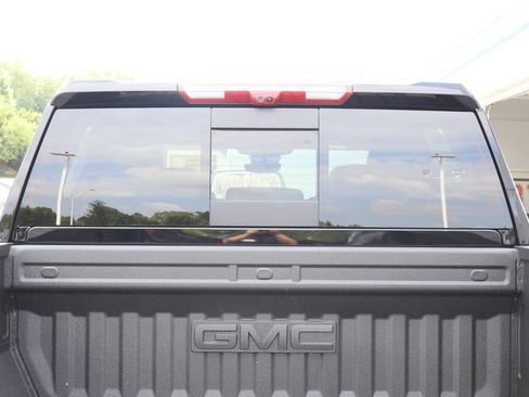 Used 2026 GMC Sierra 2500 AT4 w/ AT4 Premium Plus Package AWD/4WD image 39