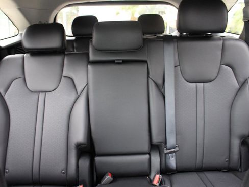 Used 2023 Kia Sorento S w/ Panoramic Sunroof Package image 27