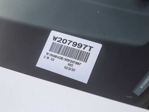 Used 2022 Mercedes-Benz GLB 250 image 7