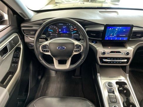 Certified 2022 Ford Explorer XLT w/ Equipment Group 202A image 14