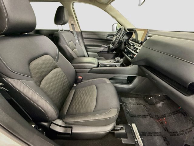 Used 2024 Nissan Pathfinder SV FWD image 28