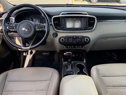 Used 2017 Kia Sorento EX FWD image 28