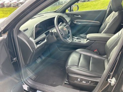 Used 2024 Cadillac XT4 Premium Luxury FWD image 6